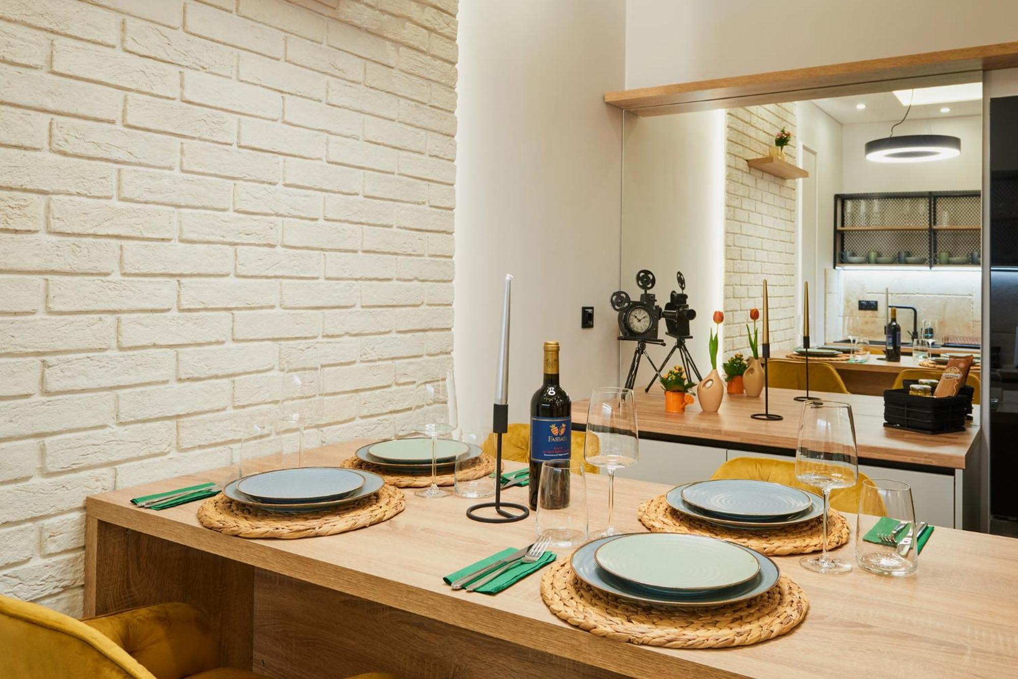 Florance Rentals Luxury Apartments In Бургас Екстериор снимка