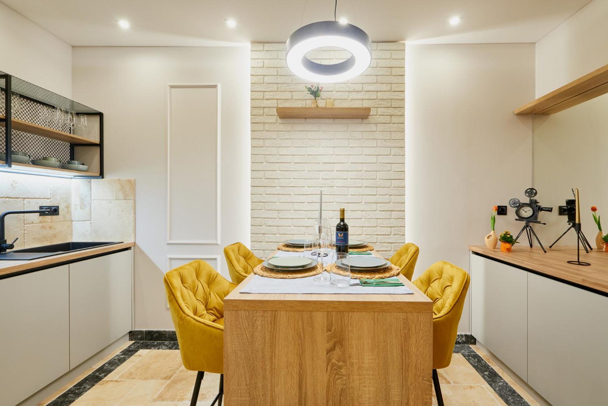 Florance Rentals Luxury Apartments In Бургас Екстериор снимка