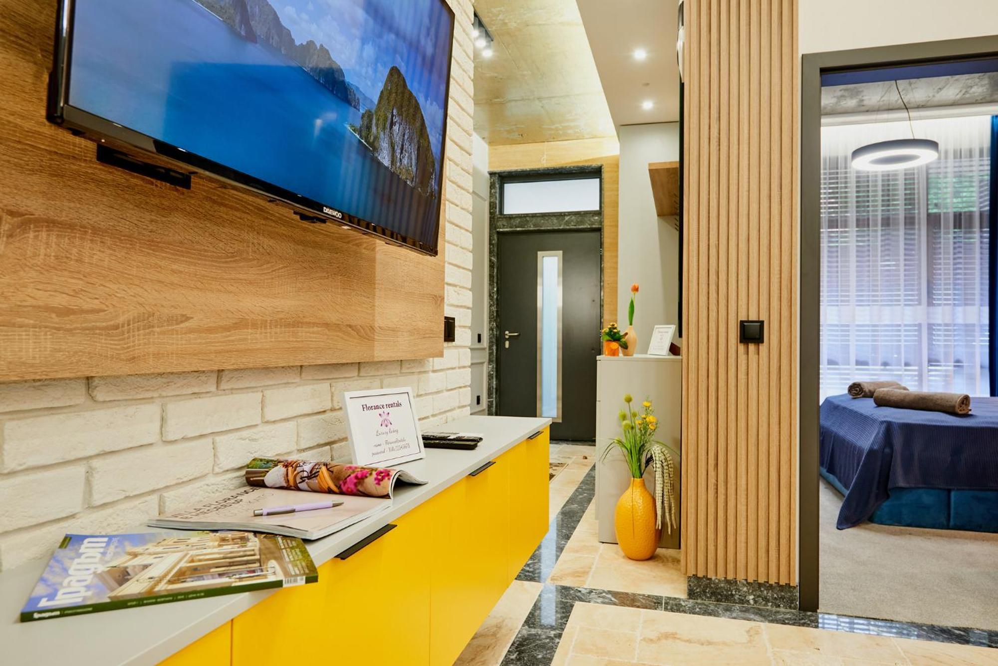 Florance Rentals Luxury Apartments In Бургас Екстериор снимка