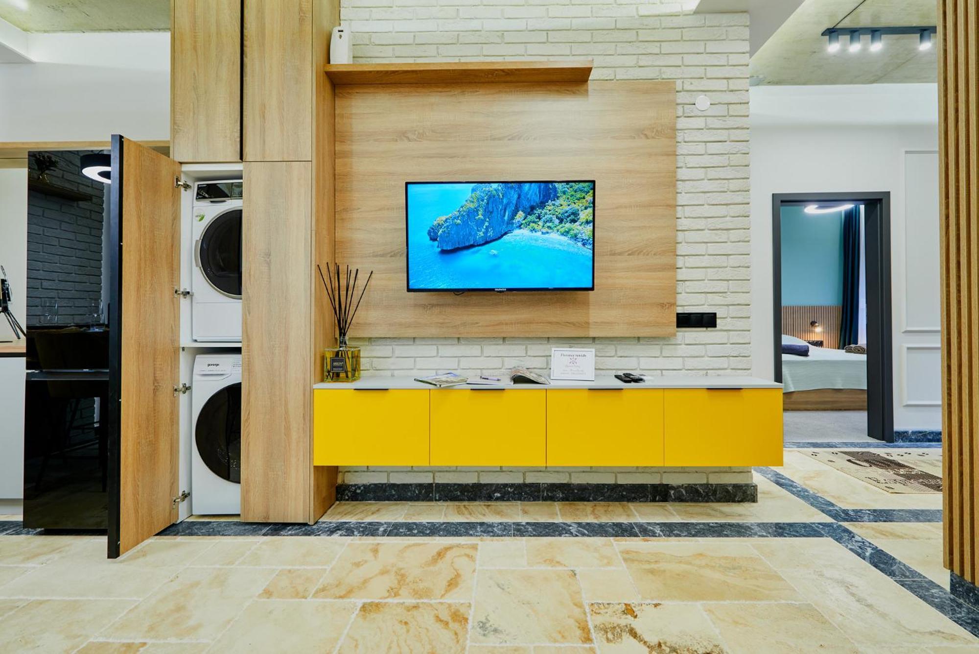 Florance Rentals Luxury Apartments In Бургас Екстериор снимка