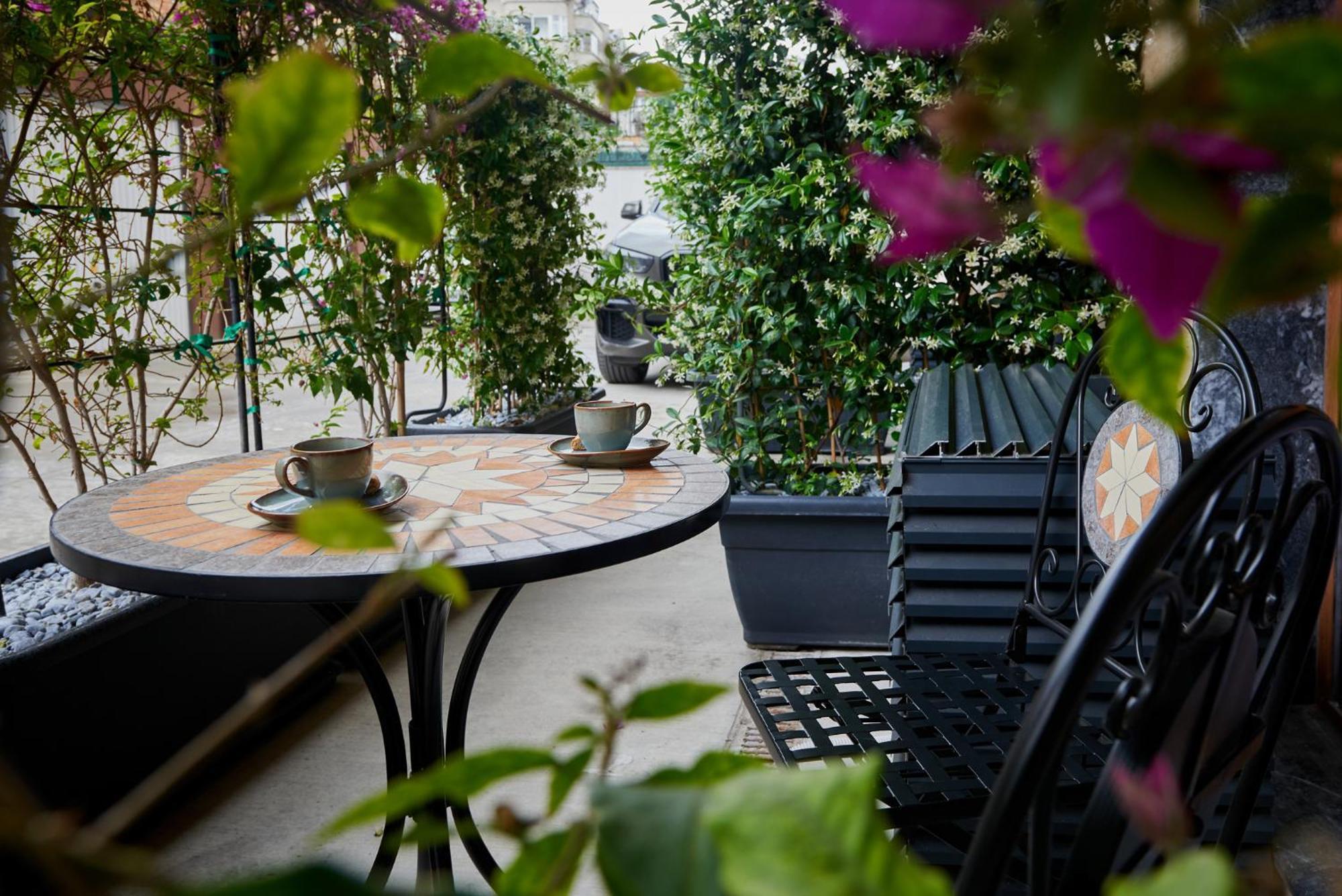 Florance Rentals Luxury Apartments In Бургас Екстериор снимка