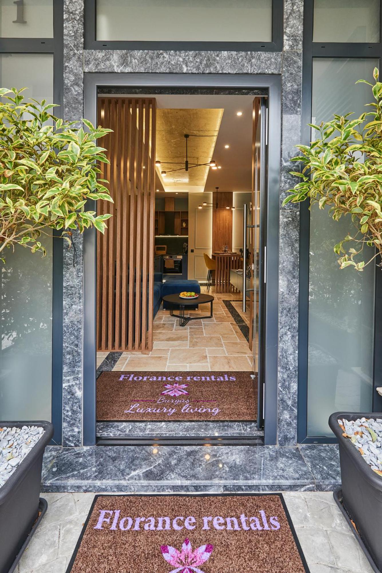 Florance Rentals Luxury Apartments In Бургас Екстериор снимка